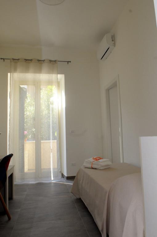 Della Torre Rooms Lecce Bagian luar foto
