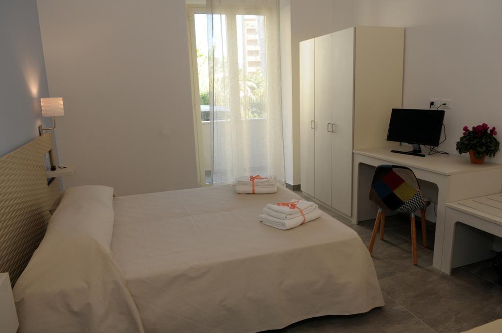 Della Torre Rooms Lecce Bagian luar foto