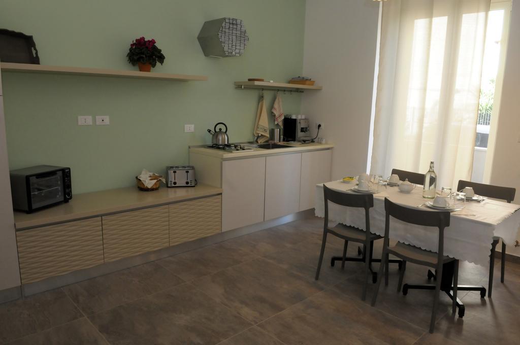 Della Torre Rooms Lecce Bagian luar foto