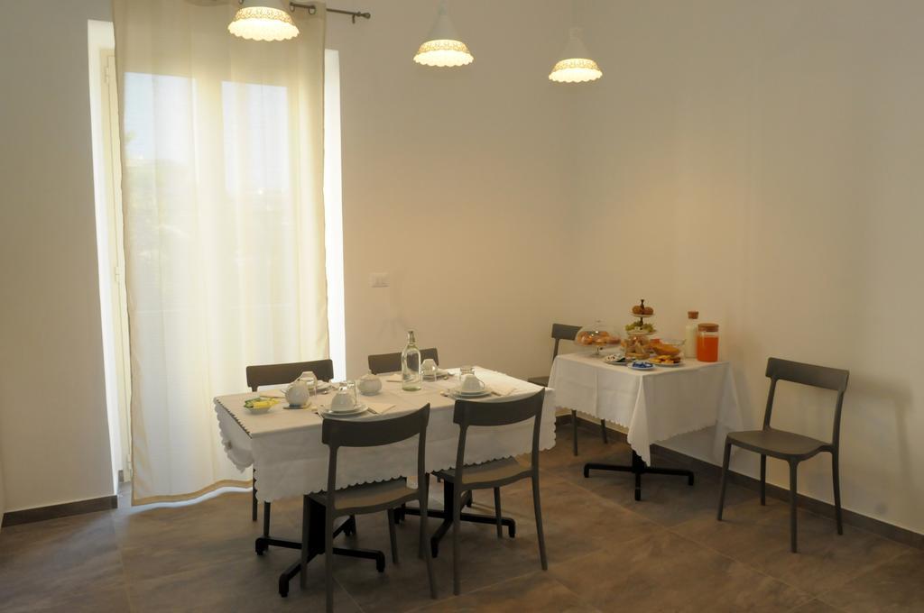 Della Torre Rooms Lecce Bagian luar foto