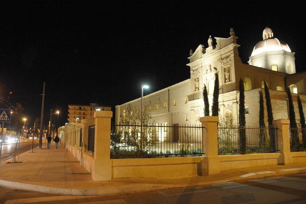 Della Torre Rooms Lecce Bagian luar foto